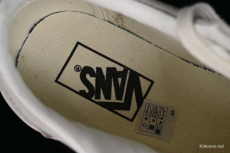 Vans Style 36 Low-Top Skate Shoes with Embroidered Details in Cream - VN000CRPGRN
