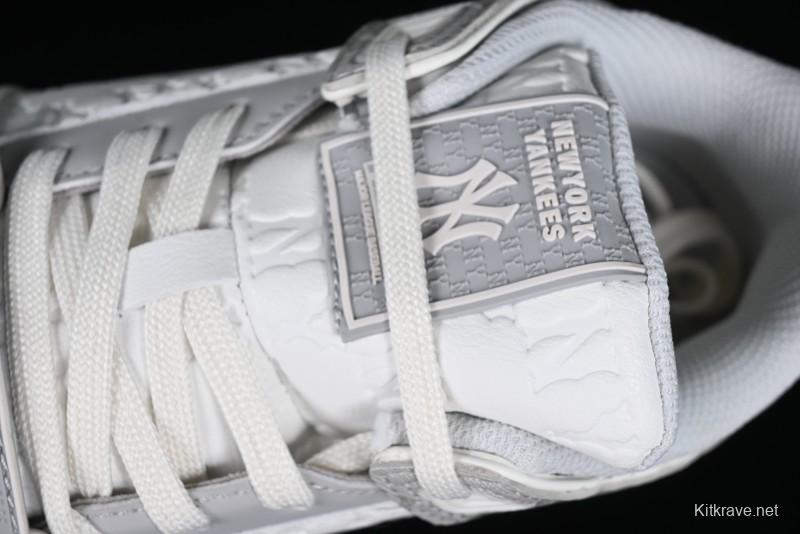 MLB Chunky Liner New York Yankees Sneakers with Lightweight Thick Sole and Hook Loop Closure - 3ASXCMM4N50GRS