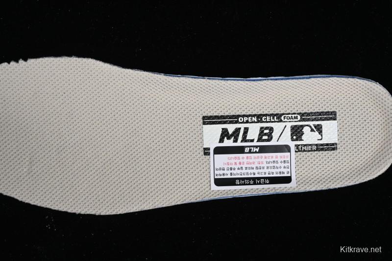 MLB Chunky Liner New York Yankees Lightweight Platform Sneakers with 6cm Height Increase - 3ASXLM13N43BGL