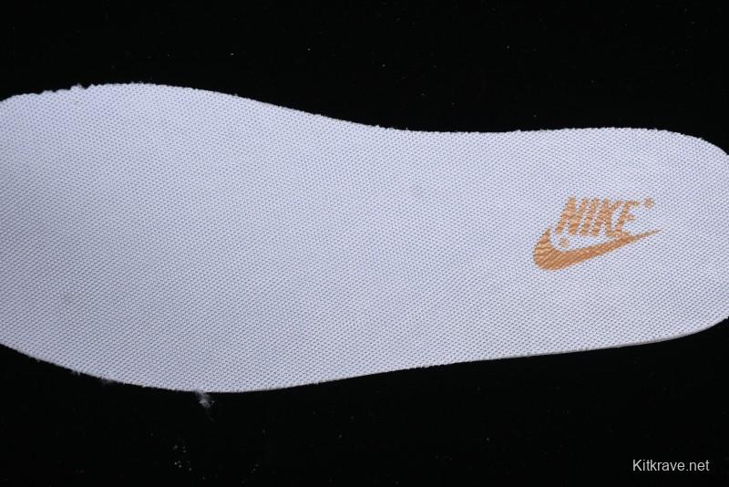 Supreme x Nike Dunk Low SB Skate Shoes with Zoom Air Cushion - XD6188-035