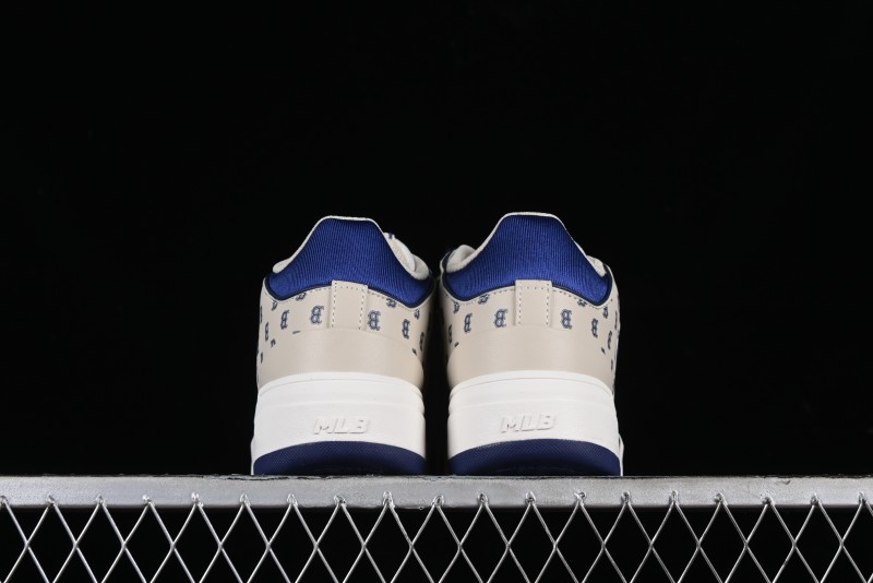 MLB Chunky Liner New York Yankees Lightweight Platform Sneakers with 6cm Height Increase - 3ASXLM13N43BGL