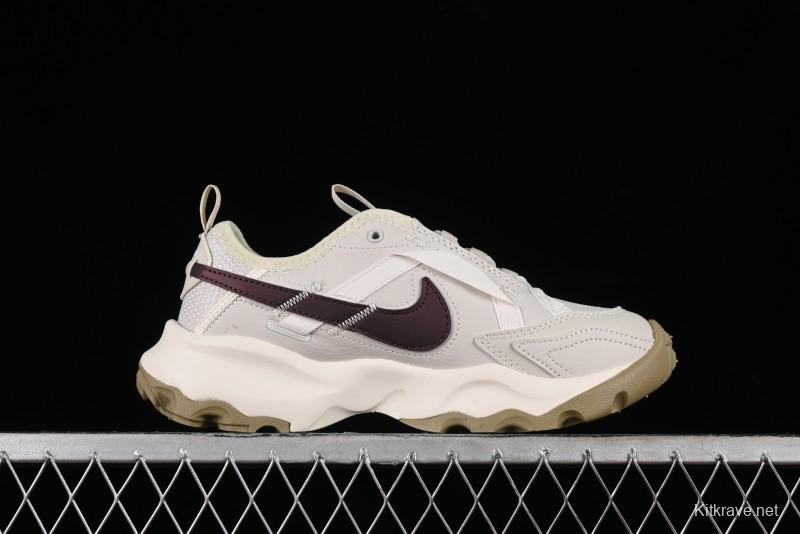 Nike TC 7900 Retro Dad Shoes with Reflective Swoosh and Cushioned Sole - DD9682-003