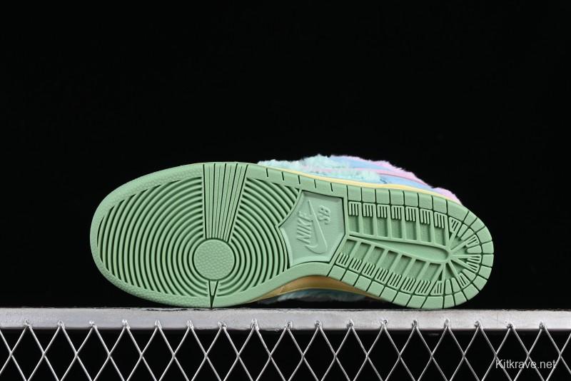 Nike SB Dunk Low Verdy x Nike Visty Collaboration Sneakers - FN6040-400