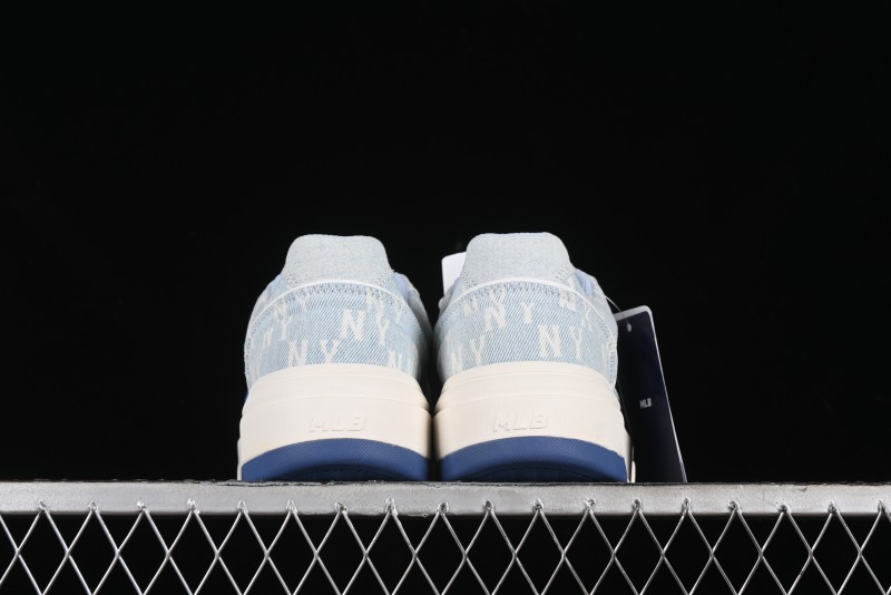 New York Yankees MLB Bigball Chunky Embo Monogram Platform Sandals - 3ASXCDC4N50SBS