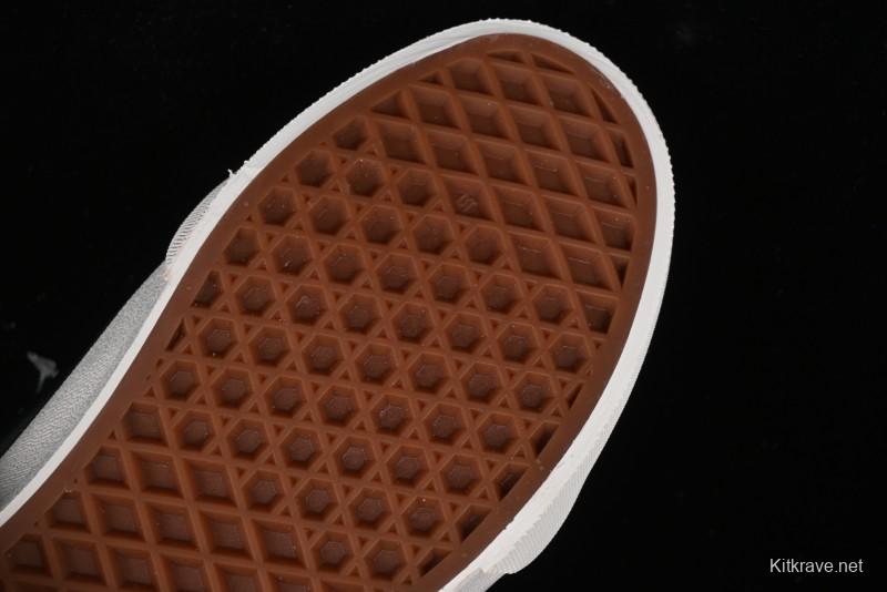 Vans Knu Skool Low Top Retro Casual Vulcanized Sneakers in Grey Black - VN000CZUVA3