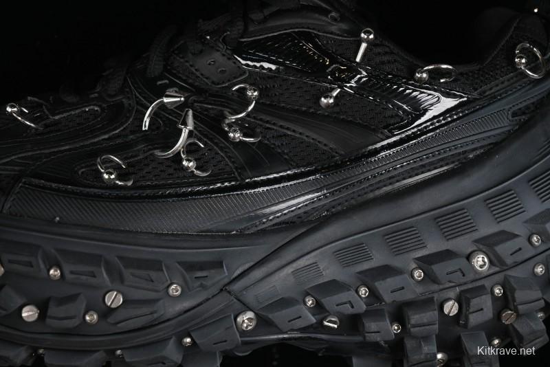 Balenciaga Defender Rubber Platform Sneakers Low-Top Combat Outdoor Shoes with Studded Design and Exaggerated Tire Tread Sole - W2RAG1081