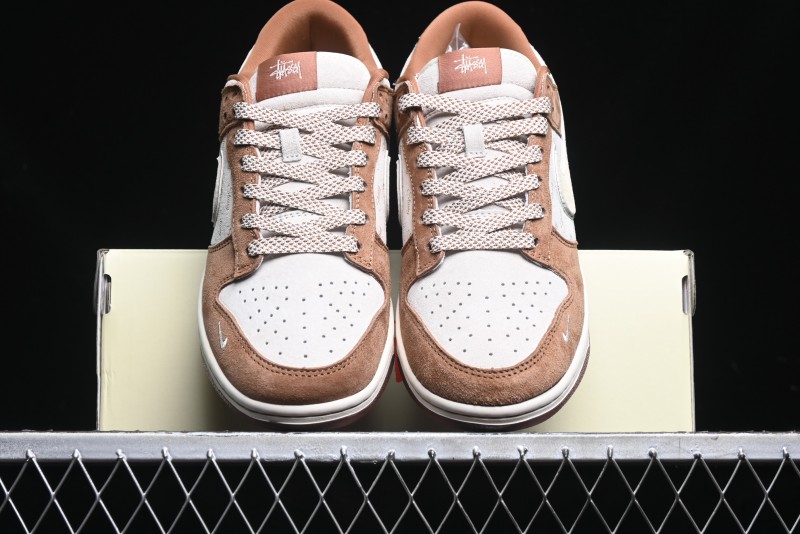 Nike SB Dunk Low Stussy Collaboration - Mummy Brown Anniversary Custom Low-Top Casual Sneakers - XX3168-601