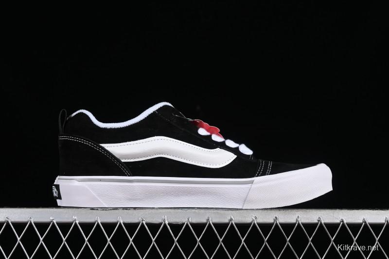 Vans Classics Knu Skool Retro Sneakers in Black & White - VN0AUAK375