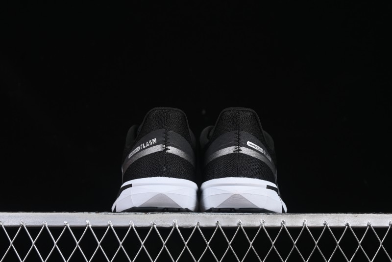 New Balance DynaSoft Flash V7 Retro Casual Shoes - MFLSHBK7
