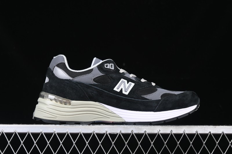 New Balance Made In USA 992 Classic Retro Running Sneakers with Superior Comfort - M992BK