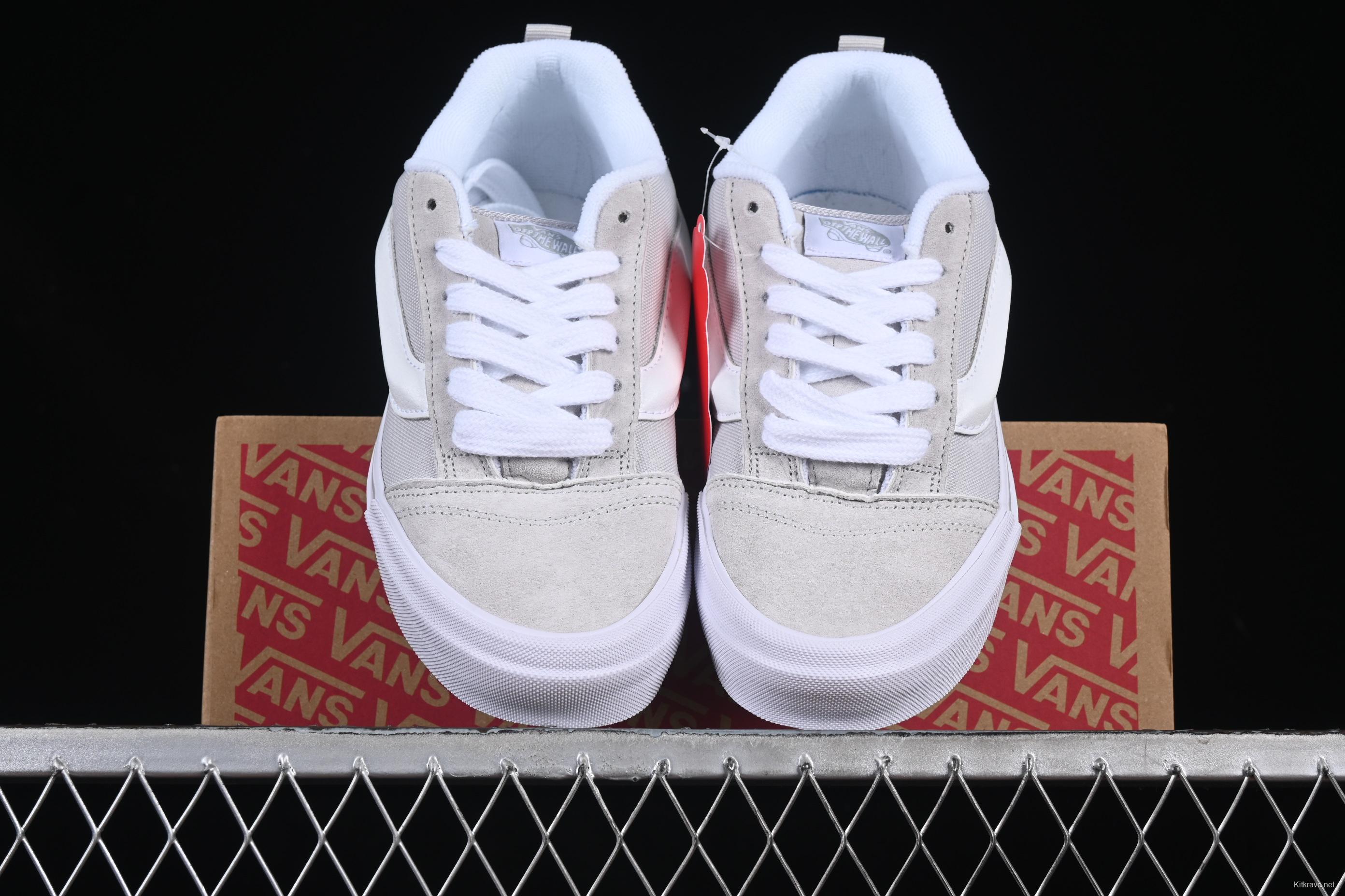 Vans Knu Skool Low-Top Retro Chunky Sneakers with Oversized Logo - VN000CRPBWD