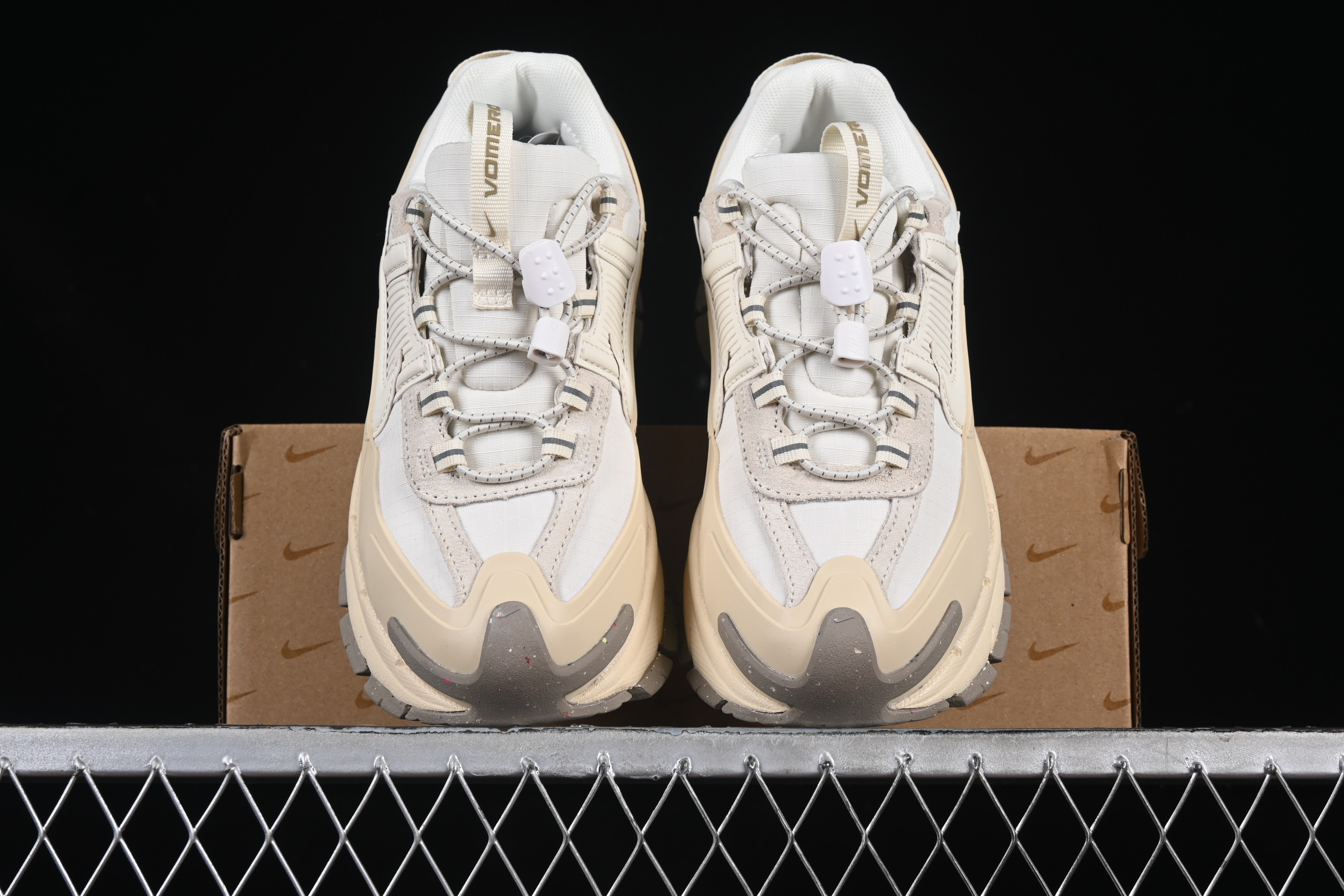Nike Zoom Vomero 5 Retro Marathon Casual Running Shoes with Thick Sole and Height Increasing Design - FV2295-101