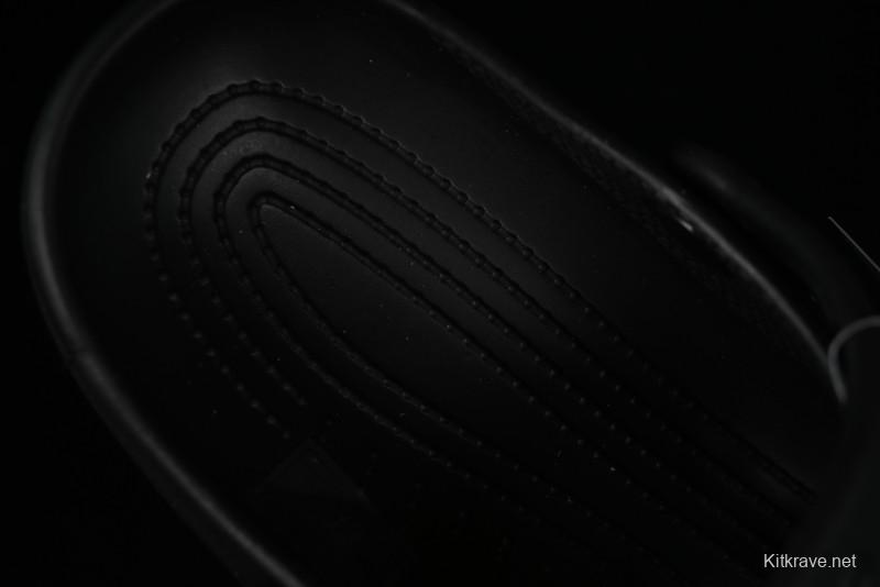 Crocs Classic Clog Two-Way Beach Sandals with Ventilation Holes - B.D4