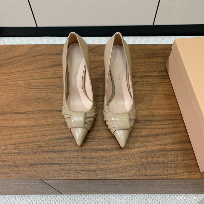 2025 Women Gianvito Rossi Beige Leather Pumps KFY00300