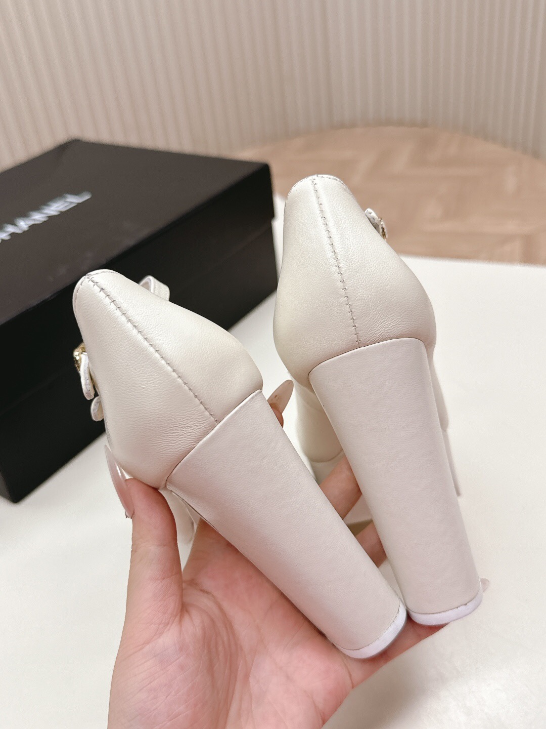 2025 Women Chanel White Black Leather Platform Mary Jane KFY00350