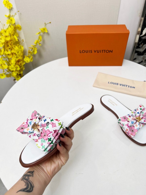 2025 Women Louis Vuitton White Pink Leather Slippers LY00190