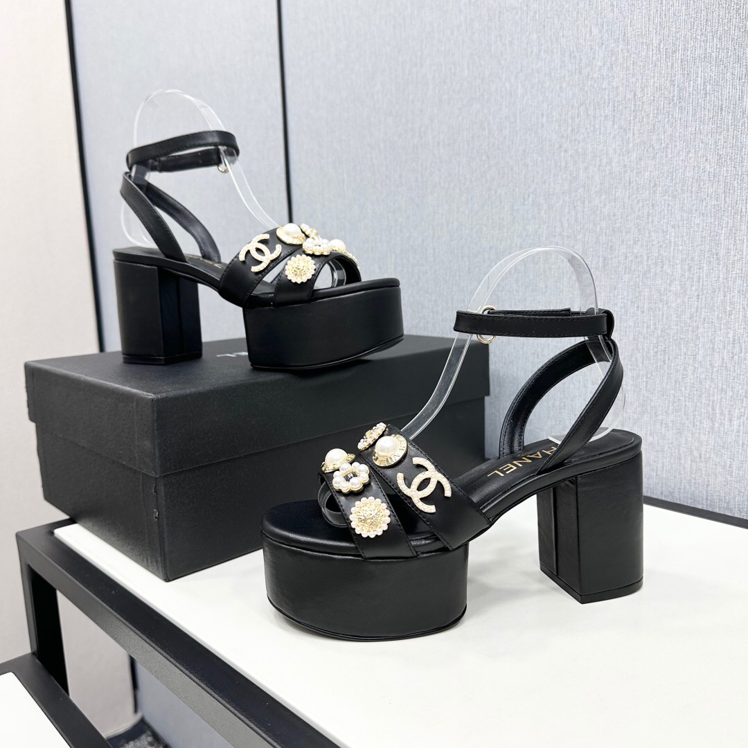 2025 Women Chanel Black Leather Platform Sandals CC Logo KFY00310