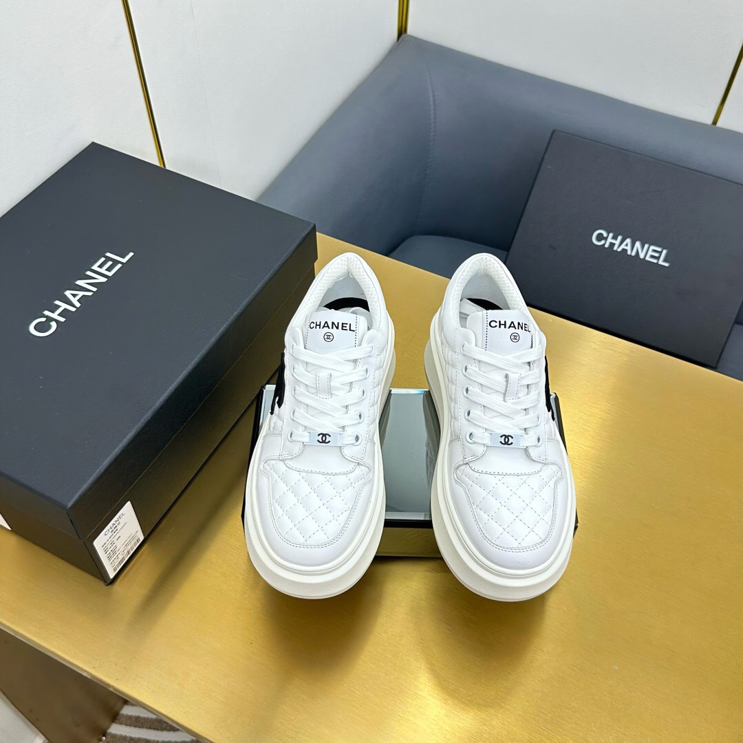 2025 Women Chanel White Leather Sneakers Thick Sole