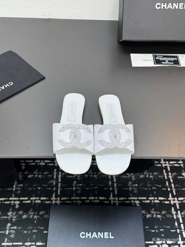2025 Women Chanel White Leather Slippers