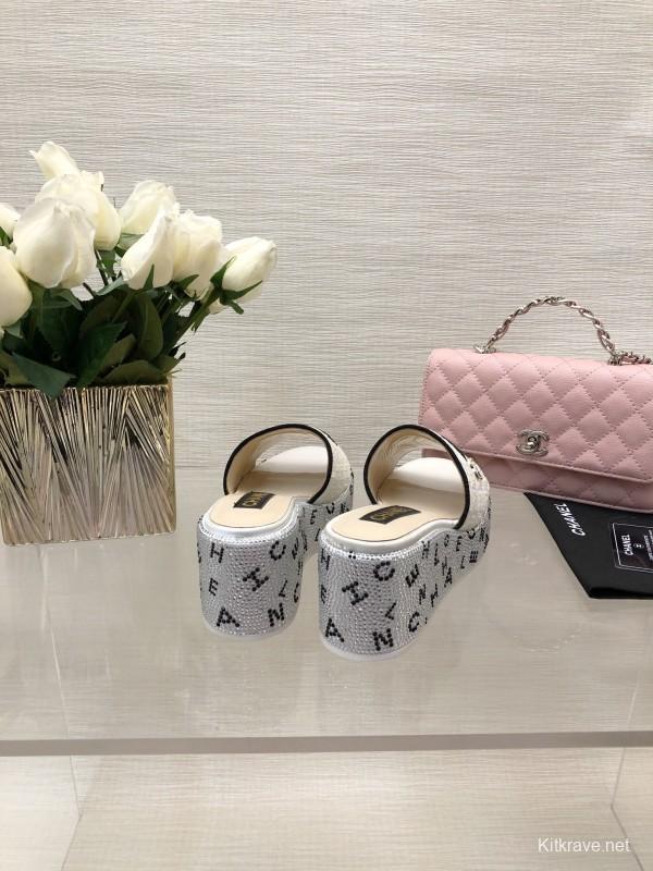 2025 Slippers Chanel White Black Fabric Platform Logo LY00320
