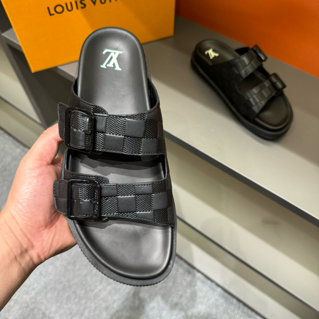 2024 Men Louis Vuitton Black Leather Slippers