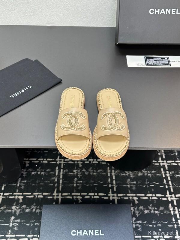 2025 Slippers Chanel Beige Leather Slippers