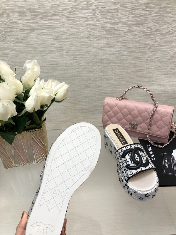 2025 Women Chanel Black White Textile Slippers LY00320