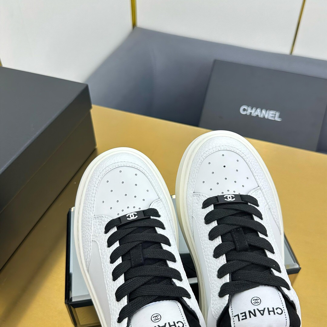 2025 Women Chanel White Black Leather Sneakers