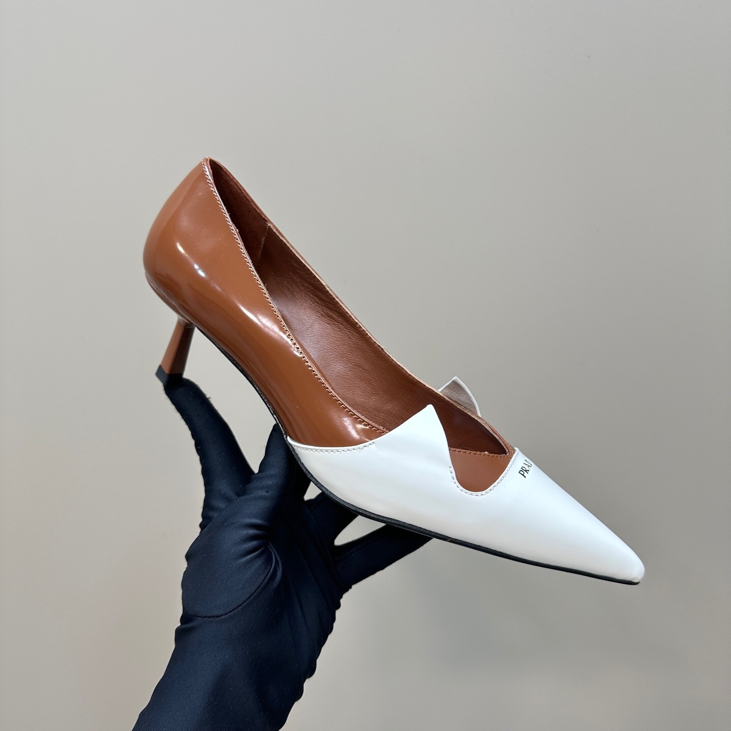 2025 Women Prada White Brown Leather Heels KFY00310