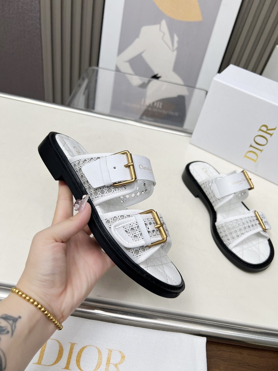 2025 Women Dior White Leather Slippers LY00220