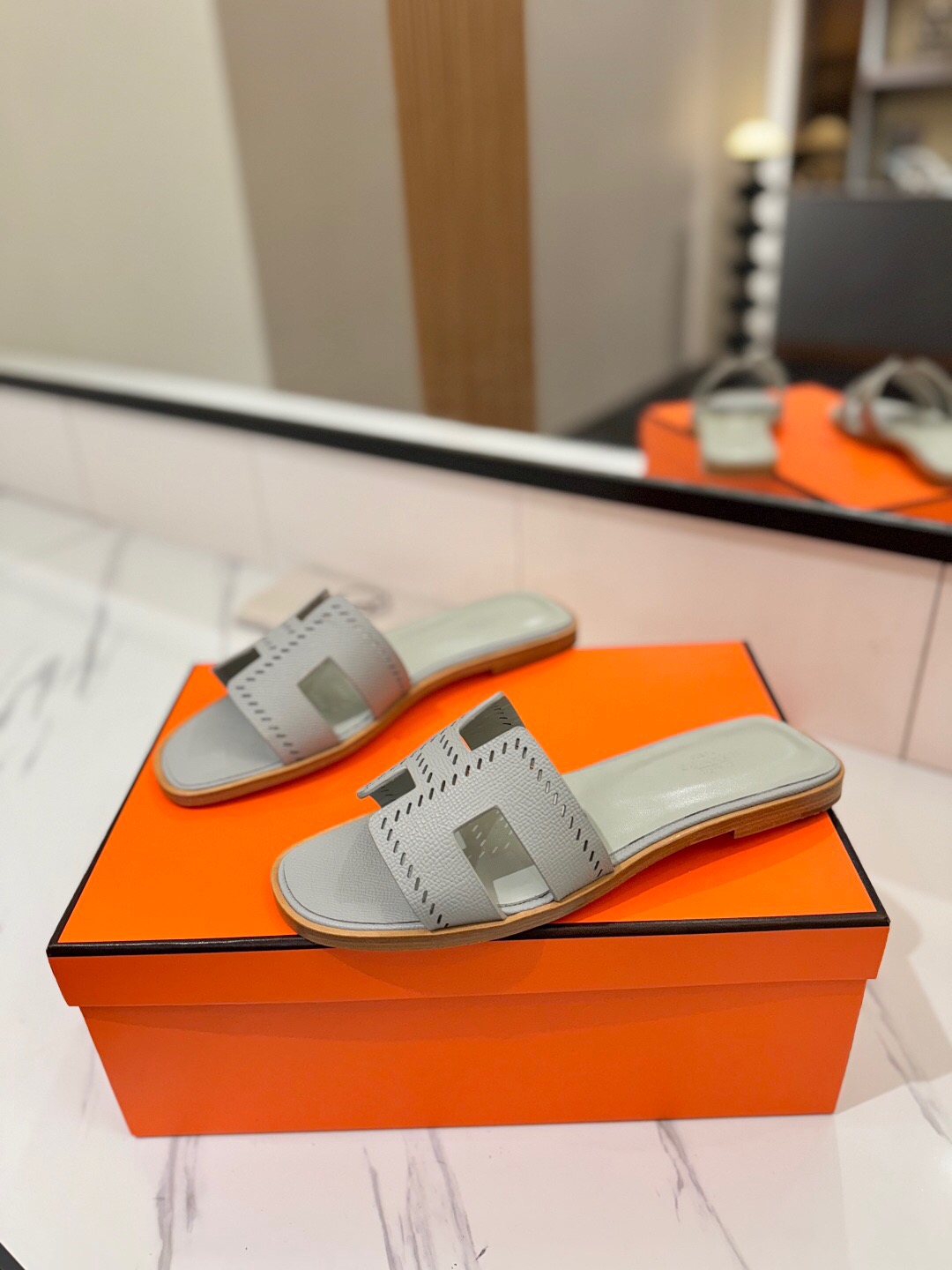 2025 Women Hermès Gray Leather Slippers