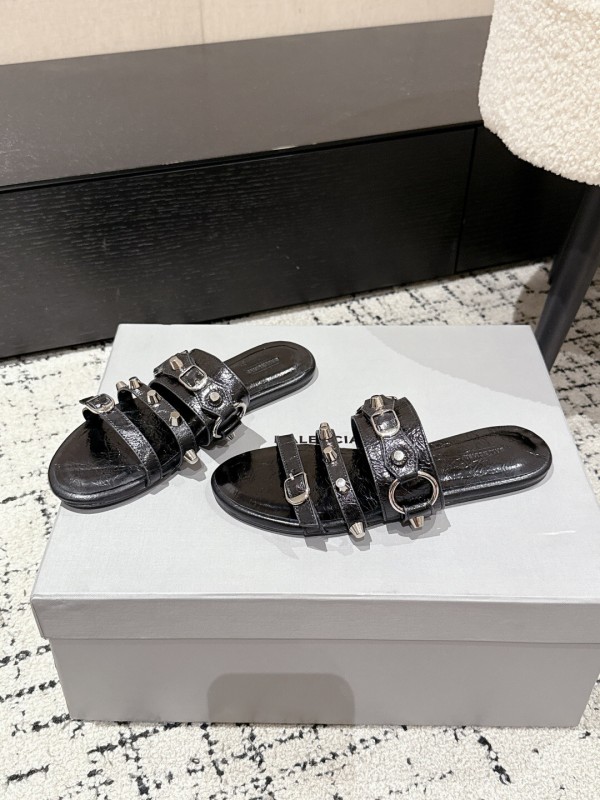 2025 Slippers Balenciaga Black Leather Metal Buckle KFY00289
