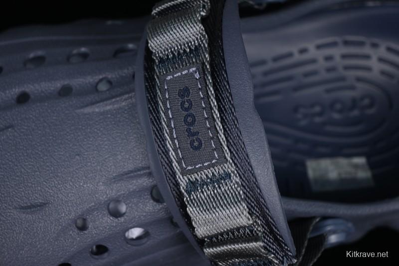 Crocs Bobs Flat Heel Closed Toe Slip-On Beach Clog Sandals - B.D4