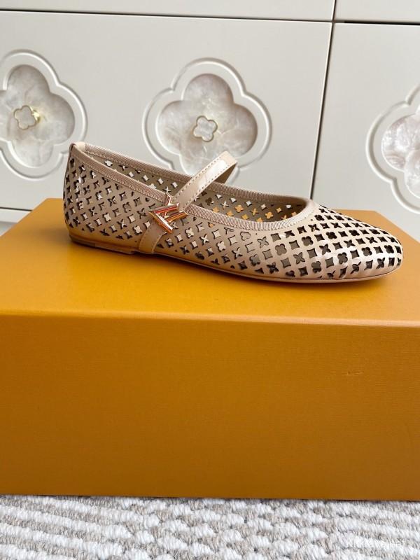 2025 Women Louis Vuitton Beige Leather Ballet Flat Laser Cut KFY00310