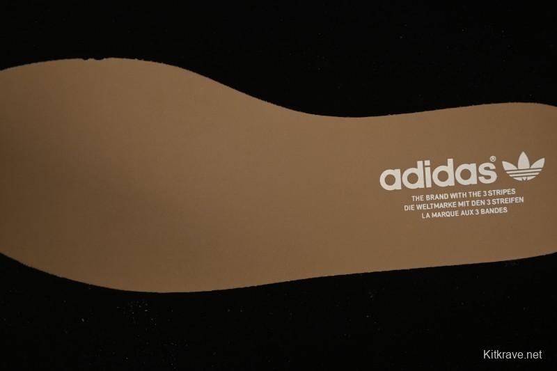 Adidas Superstar 82 Casual Sneakers with Shell Toe Design - JH5577