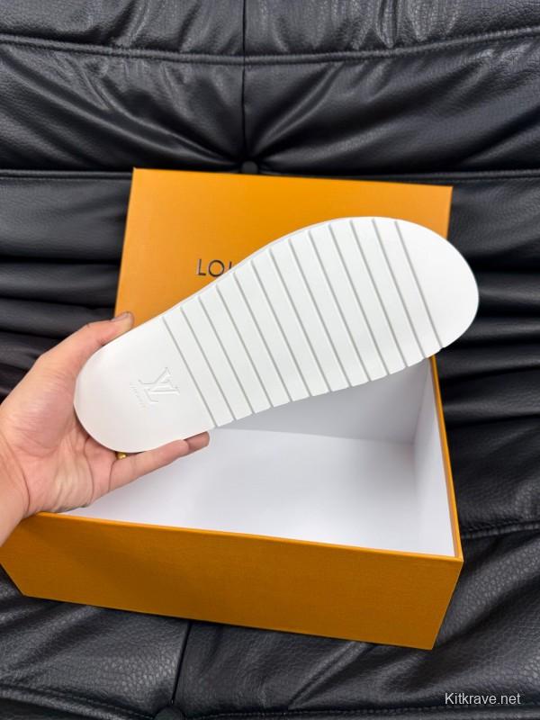 2025 Unisex Louis Vuitton White Leather Slippers AS00170
