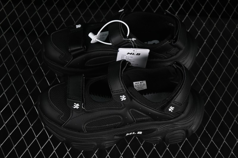 Adidas NY MLB Winner Chunky Mask New York Yankees Height Increase Platform Sandals - 3ASDW015350BKS