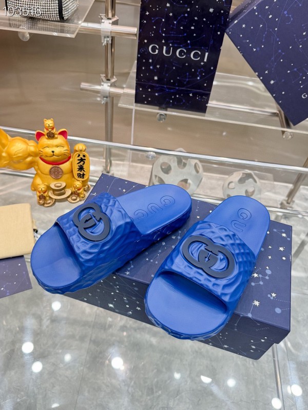 2025 Men Gucci Blue Rubber Slippers Interlocking G KFY00170