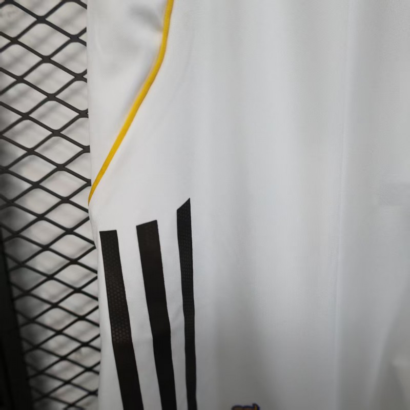 Player Version 25/26 Real Madrid Home Shorts
