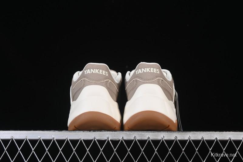 New York Yankees Bigball Chunky Vintage Window Platform Sneakers - 3ASHVT35N50BRS