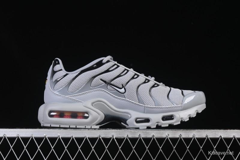 Nike Air Max Plus Retro Running Shoes with Air Cushion Technology - 852630-021