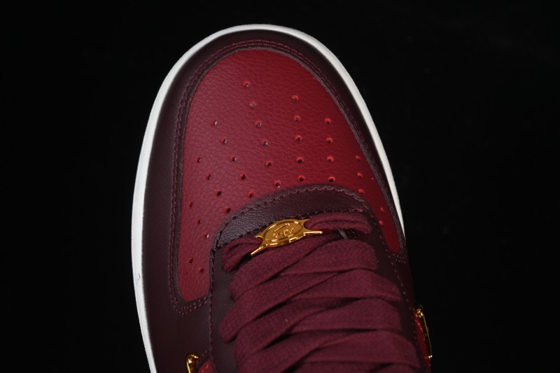 Nike Air Force 1'07 Low Casual Sneakers with Full-Length Air Cushion - IR0485-611