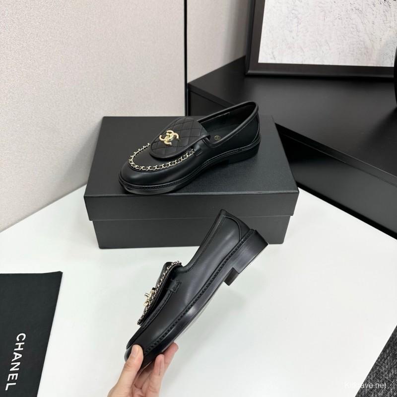 Chanel Classic Flap Chain CC Loafers with Buckle Closure - LY00320