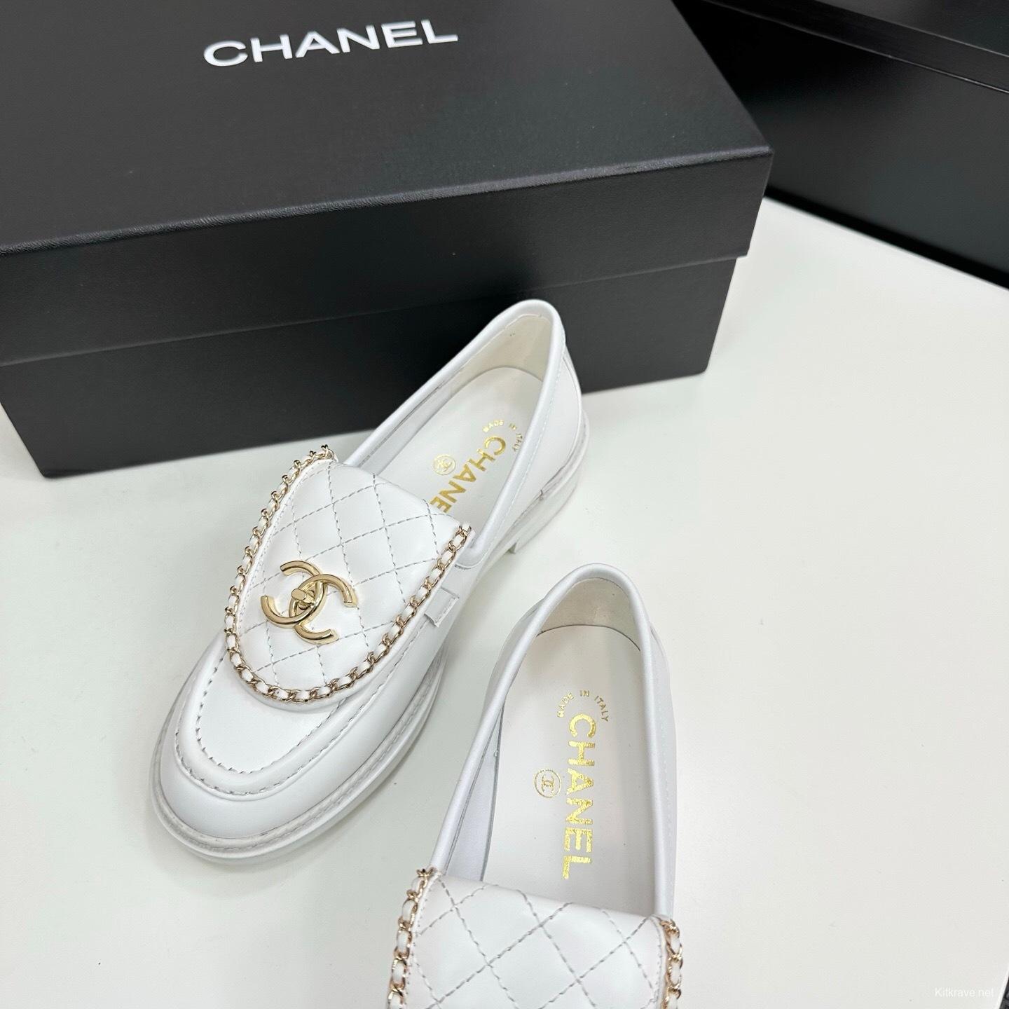 Chanel Classic Flap Chain CC Loafers with Buckle Closure - LY00320