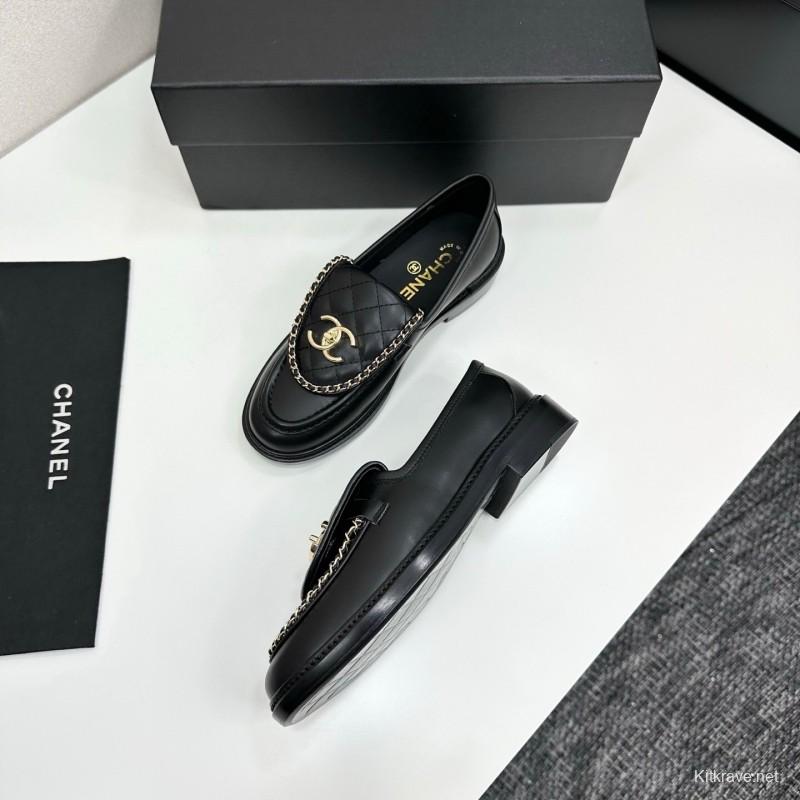 Chanel Classic Flap Chain CC Loafers with Buckle Closure - LY00320