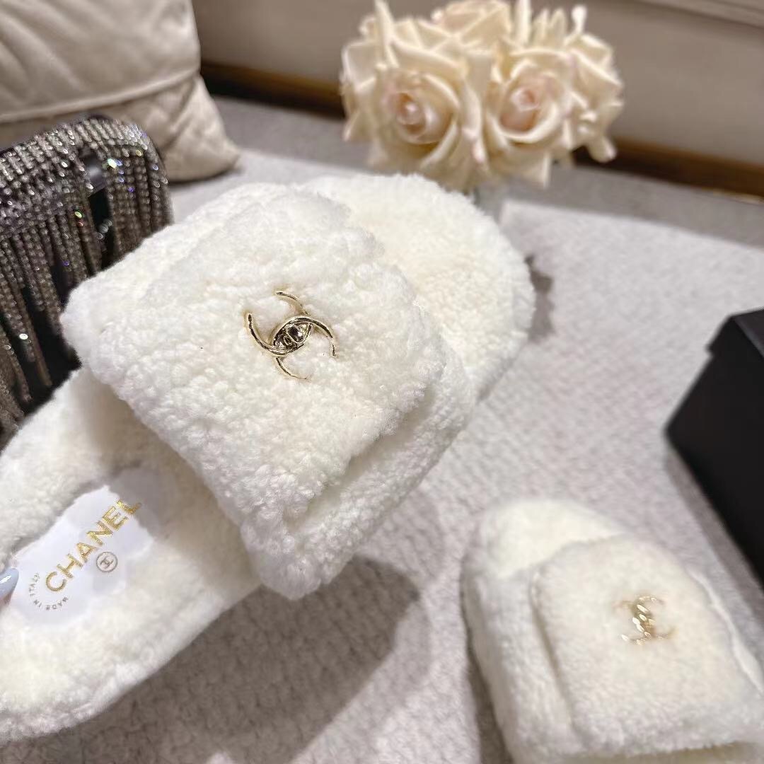 Chanel 2025/SS Slingback Lock Buckle Butterfly Fur Slippers - LY00250