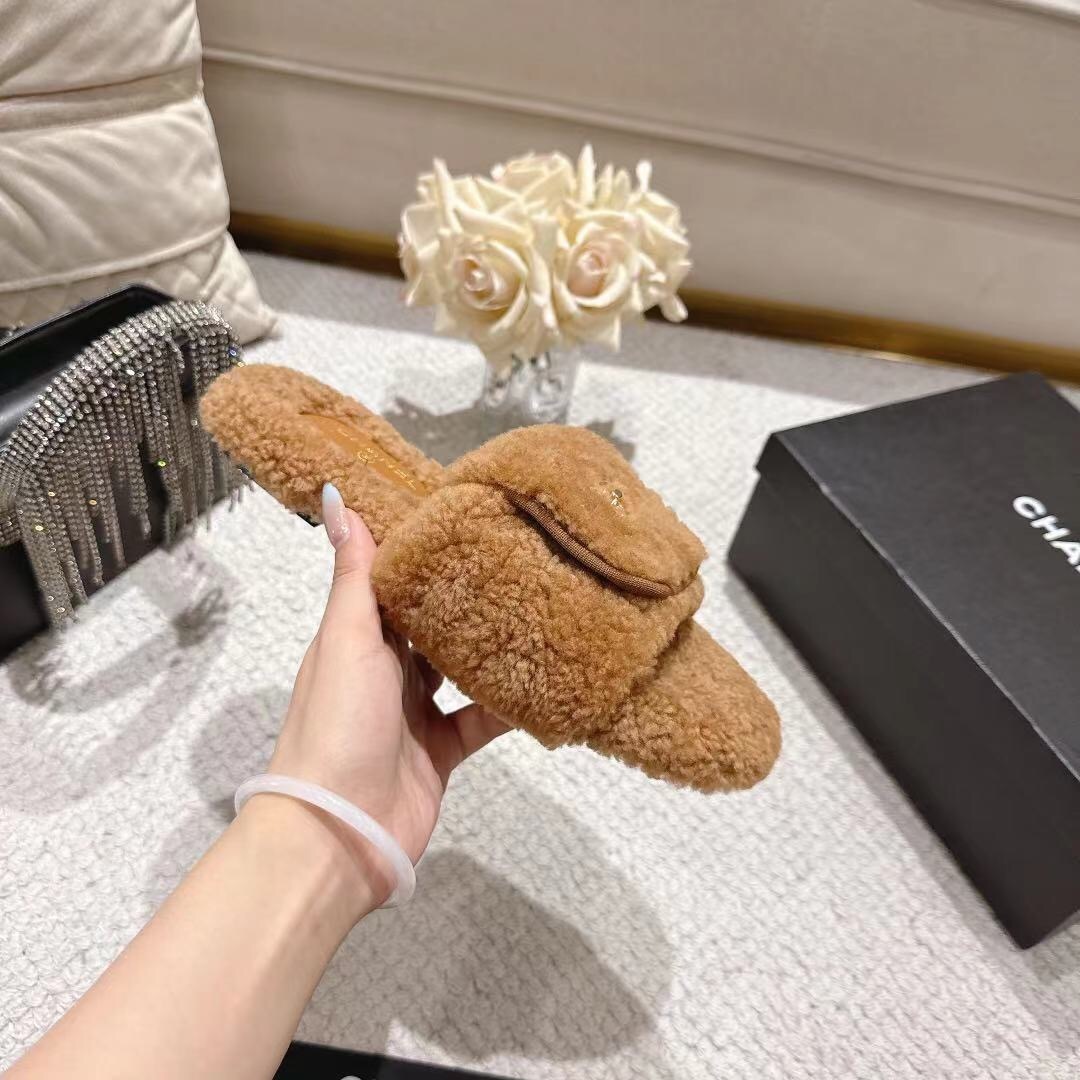 Chanel 2025/SS Slingback Lock Buckle Butterfly Fur Slippers - LY00250