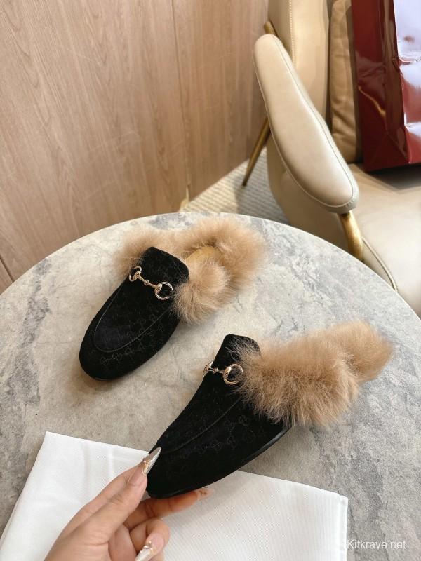 Gucci Fur Mule with Double G Pattern and Horsebit Detail - LY00340