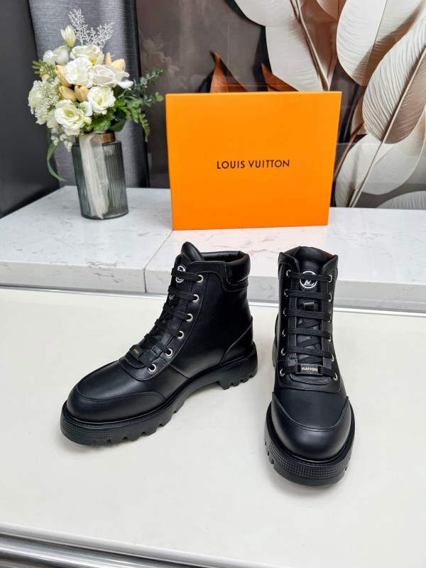 Louis Vuitton Territory Flat Boots with Monogram Embossing and Metal Eyelets - LY00310