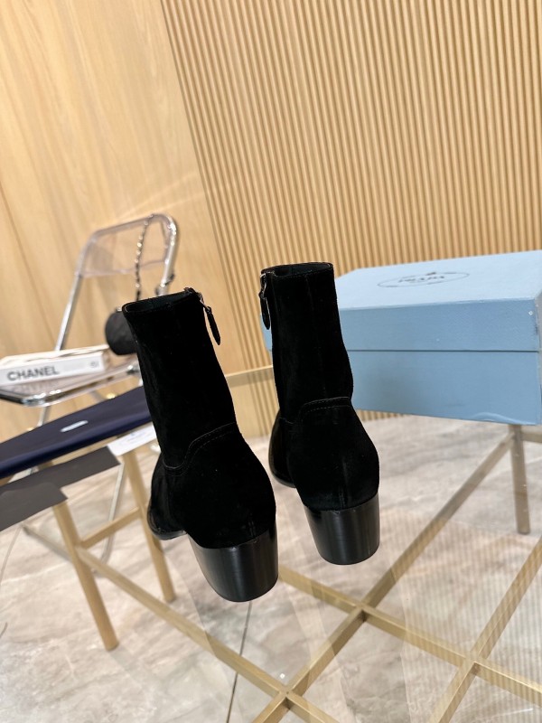 Prada Classic Pointed Boots 2025 SS Collection - L Y00330